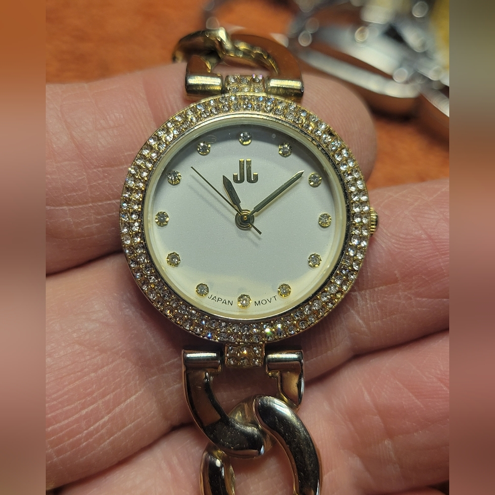Just Jewelry ladies crystal and gold wrist watch